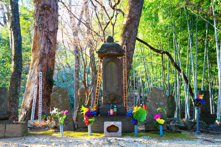 Hojo Ujiteru and Vassals' Graves